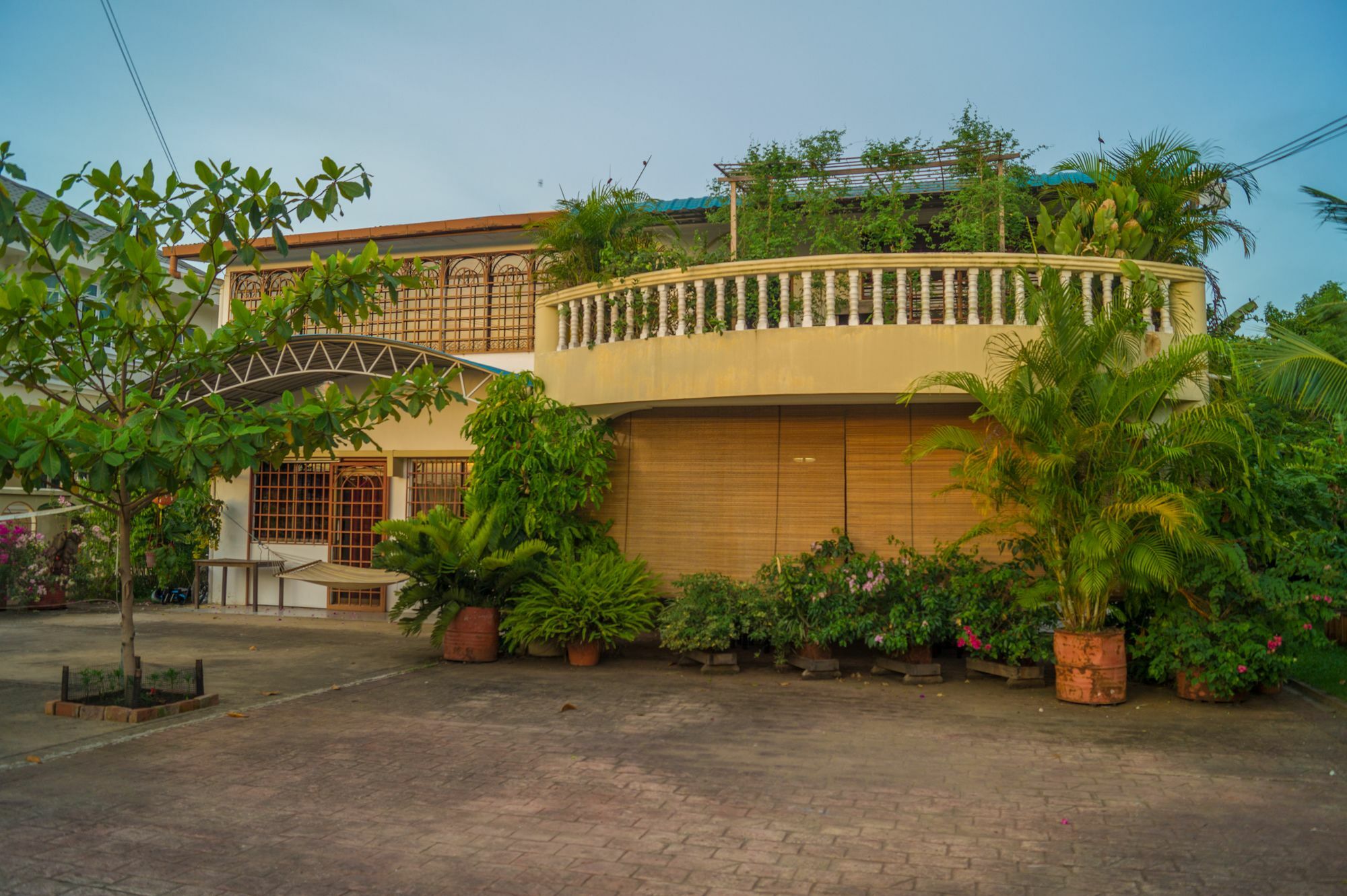 Bike And Tours Bed And Breakfast Lahad Datu Exterior foto